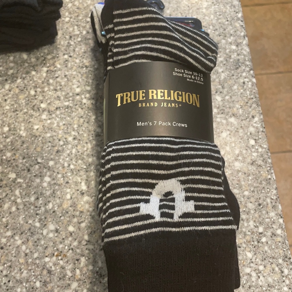 True Religion New Men’s 7 pack of crew socks
